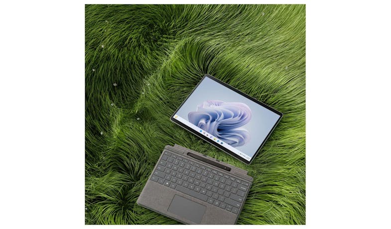 Microsoft Surface Pro 9 (12th Gen Intel® Core i7, 32GB/1TB, Windows 11 Home) 13-Inch Tablet - Platinum QLP-00013