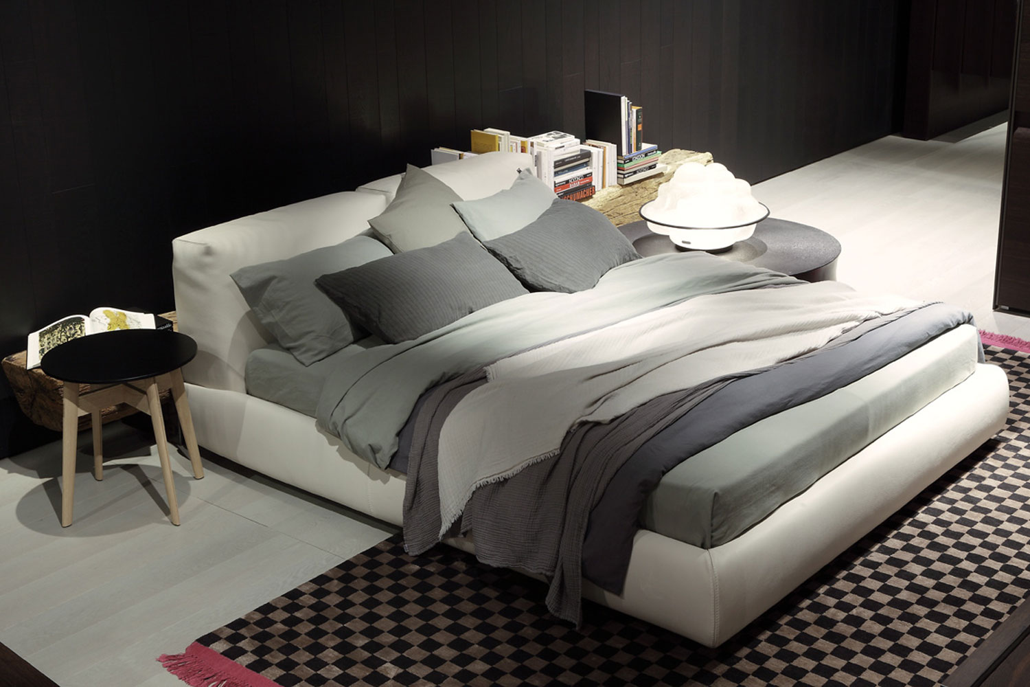 BOLTON bed by Giuseppe Vigano for Poliform Space Furniture