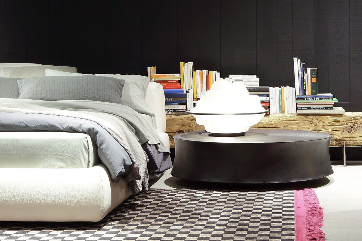 BOLTON bed by Giuseppe Vigano for Poliform Space Furniture