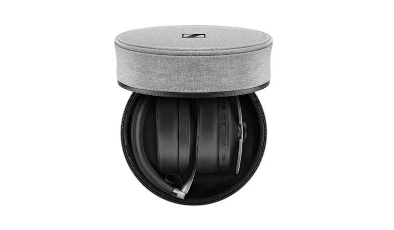 Sennheiser Momentum Wireless (M3 AEBT XL) Headphones - in the pouch