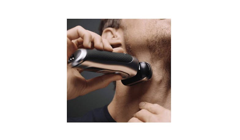 Braun Series 9 9395cc Men Electric Shaver (Shaving View)