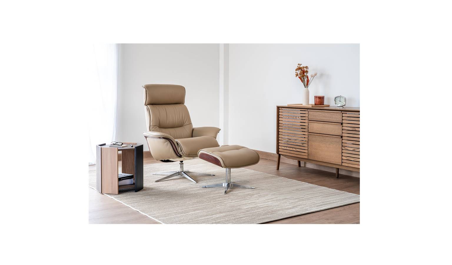 IMG Space 5300 Full Leather ReclinerHarvey Norman Harvey Norman