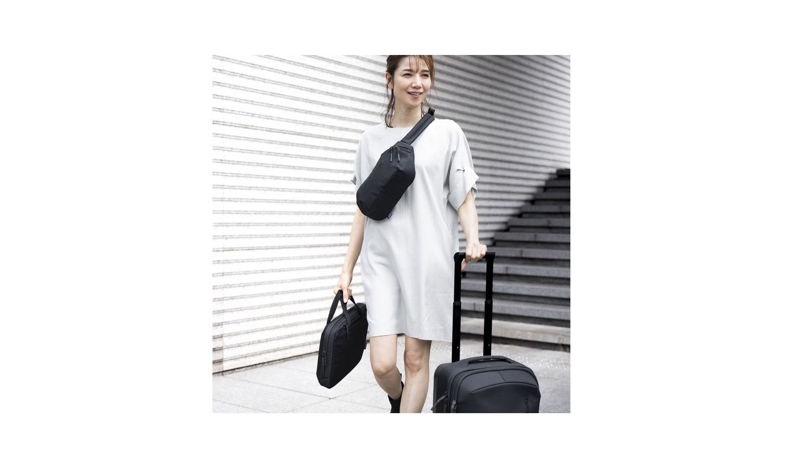 Thule Subterra 2 16-inch Laptop and Tablet Attache - Black (TSA416/BLK)_5