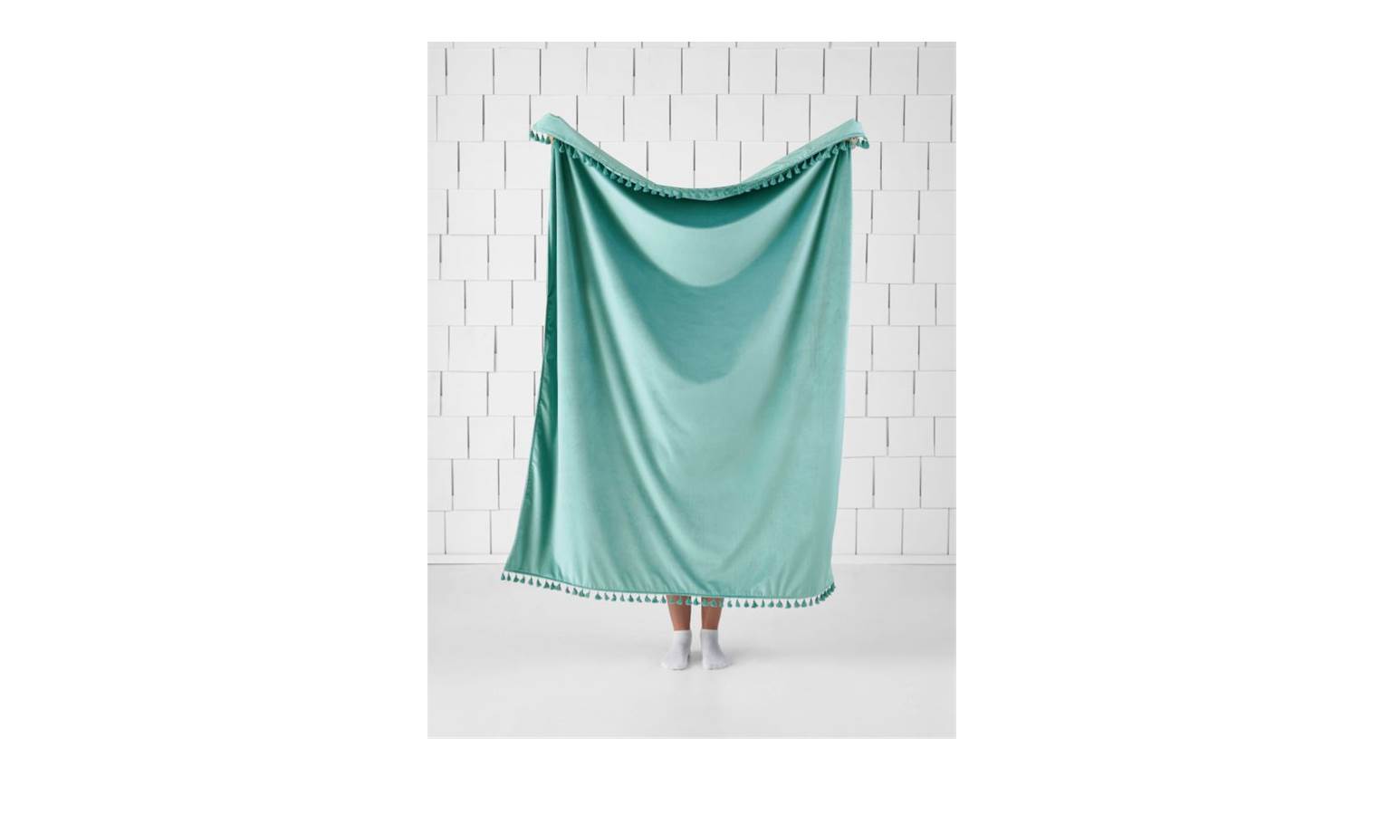 Linen House Belmore Throw - Aqua