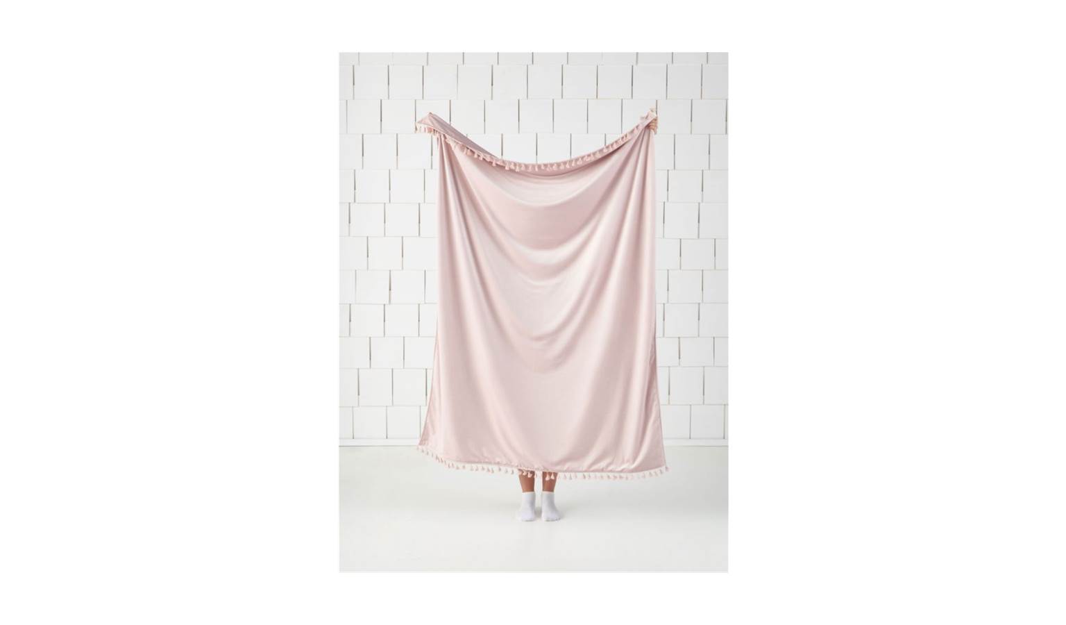 Linen House Belmore Throw - Pink Champagne