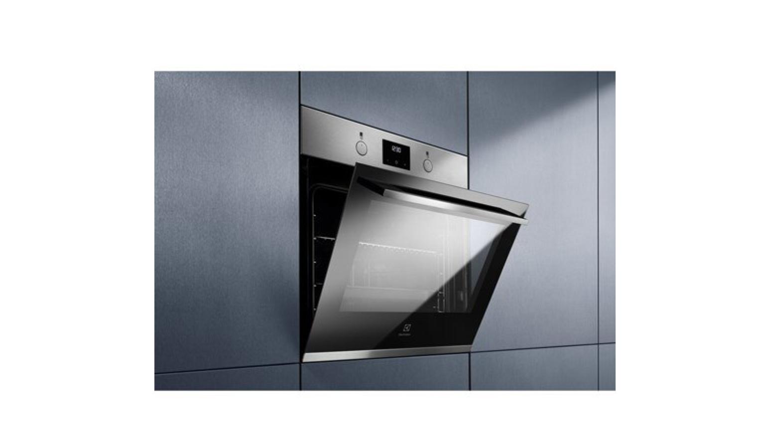 Electrolux 60cm UltimateTaste 300 Builtin Single Oven with 72L