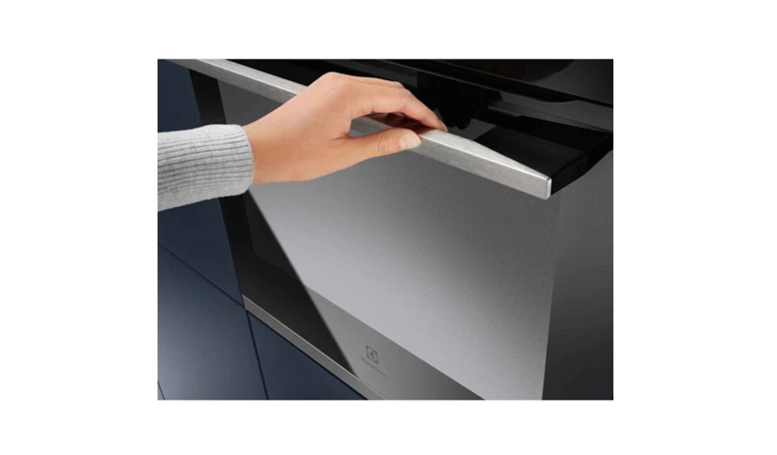 Electrolux 60cm UltimateTaste 700 72L Builtin Single Oven (KOCBP21XA